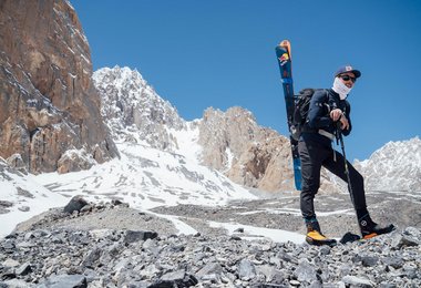 Andrzej Bargiel gelingt die Erstbesteigung und Erstbefahrung des 6.178 m hohen Yawash Sar II (c) Jędrzej Baranowski