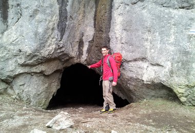 Der Eingang zur Höhle mit der Route Baphomet  (c) Lucie Hrozová