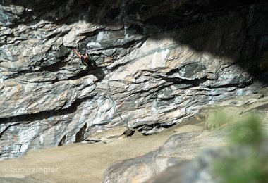  Adam Ondra in Move 9b/+ (c) Claudia Ziegler