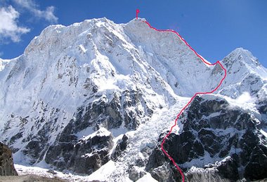 Der lange und exponierte Westgrat © Valery Babanov