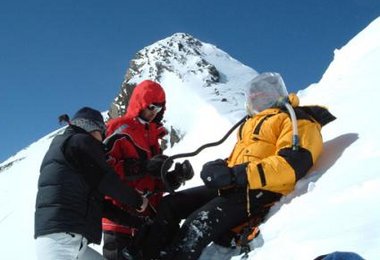 TAR-Helm  im Einsatz am Stubaier Gletscher © R.Koch