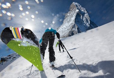 Die Skitourenfelle von Pomoca verfügen über sehr gute Klebeeigenschaften. Foto: Paul Herbig