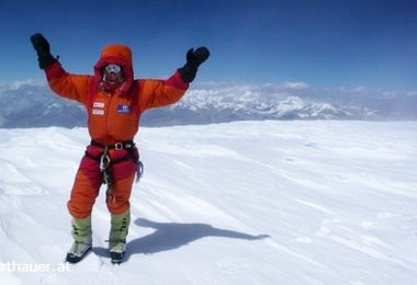 Alix von Melle auf dem Gipfel des Cho Oyu