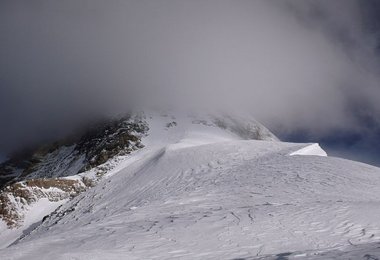 Ein Aufstieg zum Gipfelaufbau des K2 bei diesen Verhältnissen wäre Selbstmord