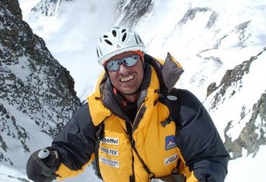 Ralf noch in der Hoffnung auf den nahen Gipfel; Foto © G.Kaltenbrunner