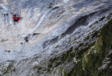 8b+ unterm Dach. Steil genug © Hannes Mair