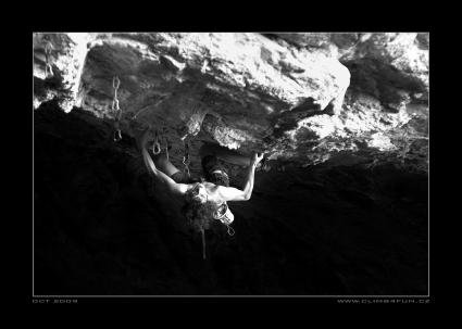 Adam Ondra in Marina Superstar 9a+9b © Vojtech Vrzba