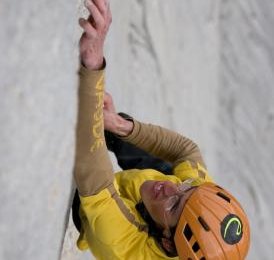 Hansjörg Auer solo im Weg durch den Fisch, 9-, 800m, Marmolada Südwand © Heiko Wilhelm