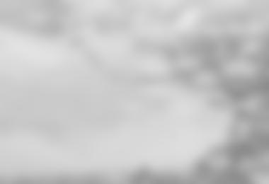 Matthias Haunholder, Phil Meier und Matthais Mayr beim waghalsigen Überqueren des Kratersees am Weg zum Gipfel des Kaldera, 1325m („Onekotan – The Lost Island“)  Foto: © Jonas Blum