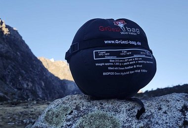 Der DownWool-Hybrid Ice Cold 190 Wide Schlafsack lässt sich sehr gut kompremieren.