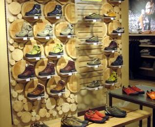 Pefektes Innendesign der Salewa Stores