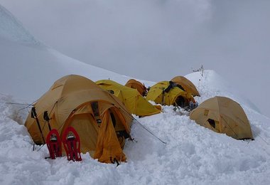 Lager II im schlechter werdenden Wetter