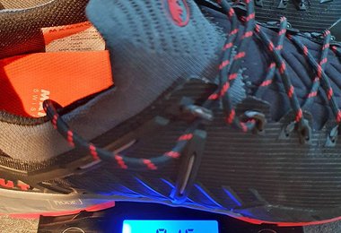 Der Alnasca Knit II Low bringt nur 815 g auf die Waage (das Paar, Größe 44 !)