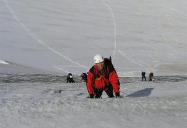 Seilschaft in der Eiswandbichl Nordwand, eine der beliebtesten Trainingstouren bei der Hütte
