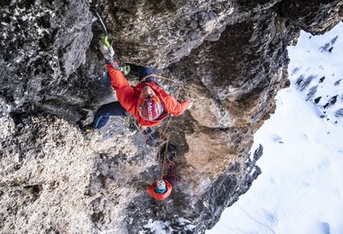 Albert Leichtfried in der 4. Seillänge der Route "Full Contact" , M9 (c) Stefan.Voitl