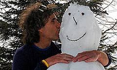 Kommentator Gerald Lehner mit seinem geliebten Schnee, den uns der liebe Gott gratis schickt, den Armen und den Reichen ...